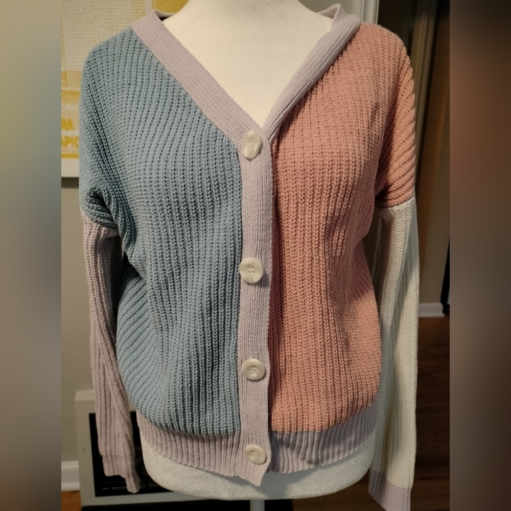 Moon & Madison Colorblock Sweater - Picture 4 of 7